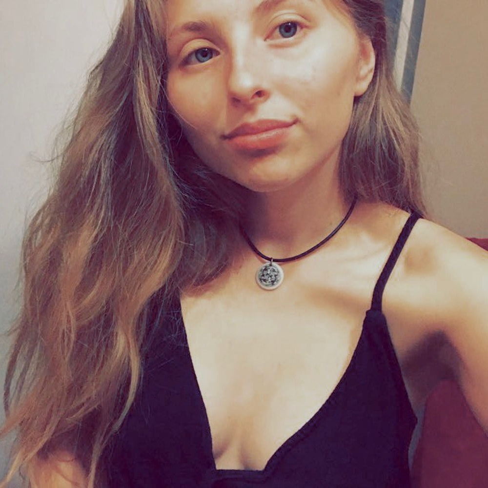 Meet your Posher, Dominique